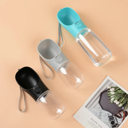 Bebedero Portátil para Perros 550ml — Botella de Agua para Paseos y Viajes